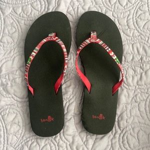 Size 7 Sanok flip flops